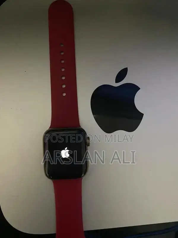 Apple Watch Series 4 40mm Rose Gold GPS + Cellular Smartwatch