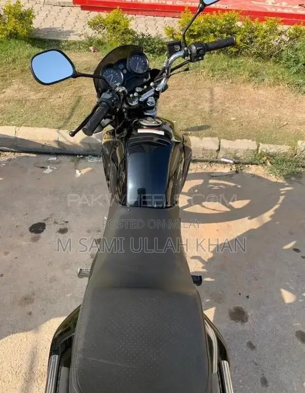 YBR 125 2024 Motorcycle - Near Mint Condition