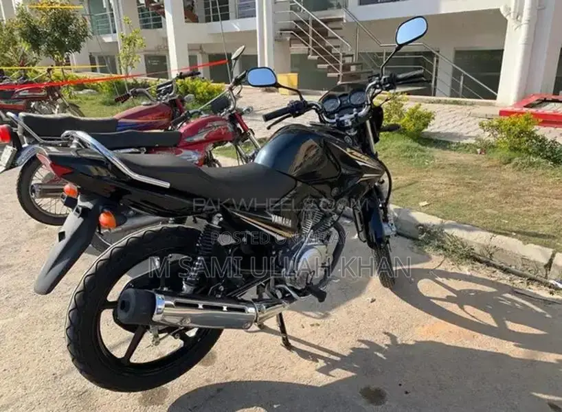 YBR 125 2024 Motorcycle - Near Mint Condition