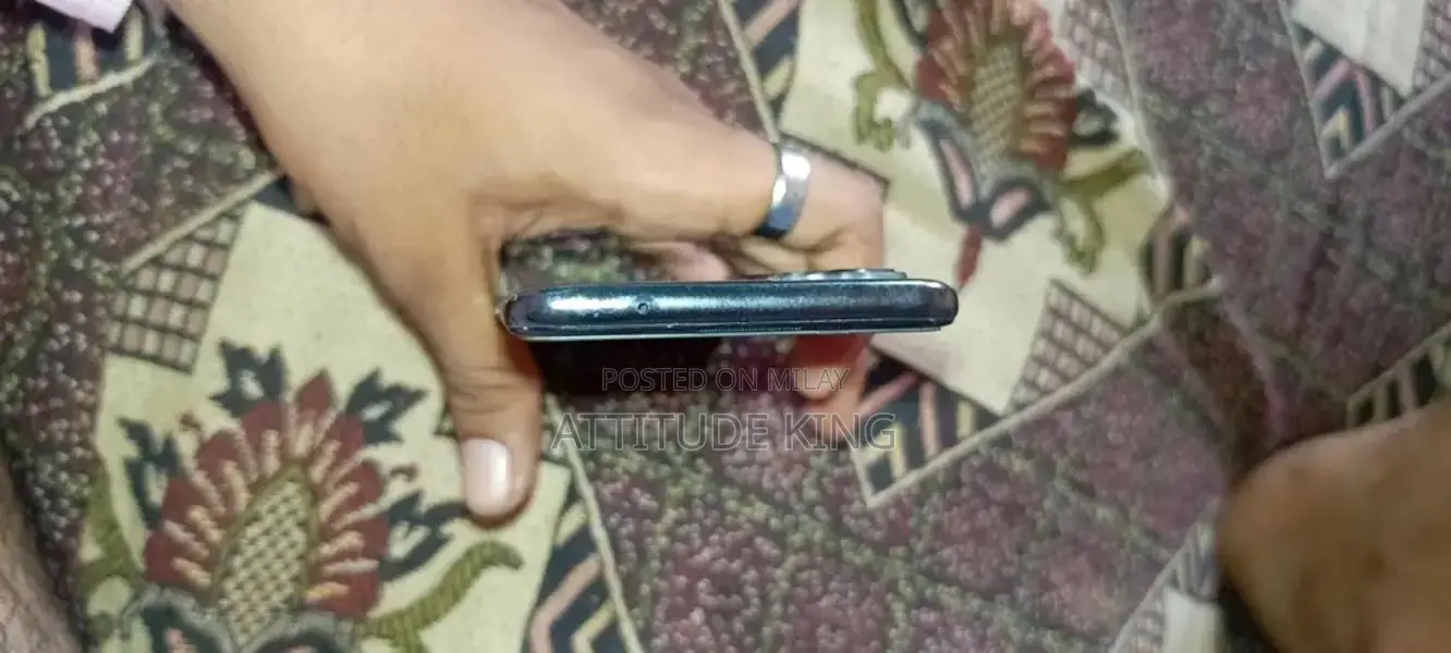 Oppo Reno 5 condition 10/8