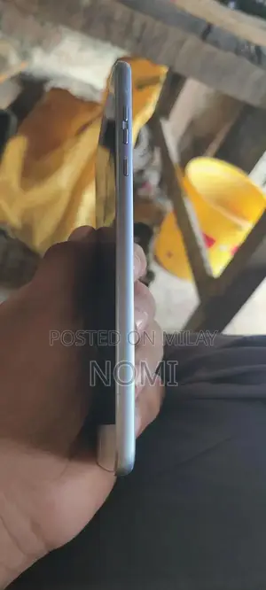 Moto Z2 Play Gaming Smartphone 4GB RAM 64GB Storage