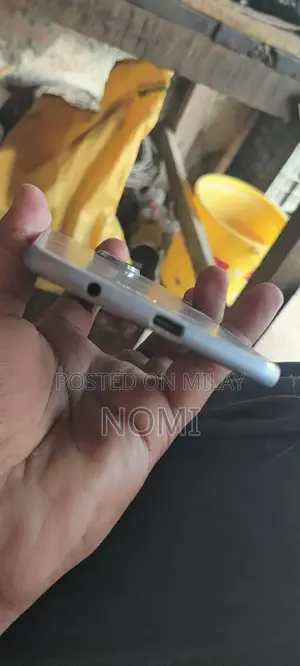 Moto Z2 Play Gaming Smartphone 4GB RAM 64GB Storage