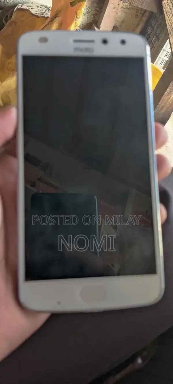 Moto Z2 Play Gaming Smartphone 4GB RAM 64GB Storage