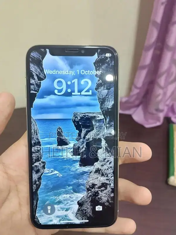 iPhone XS 64GB Silver Smartphone