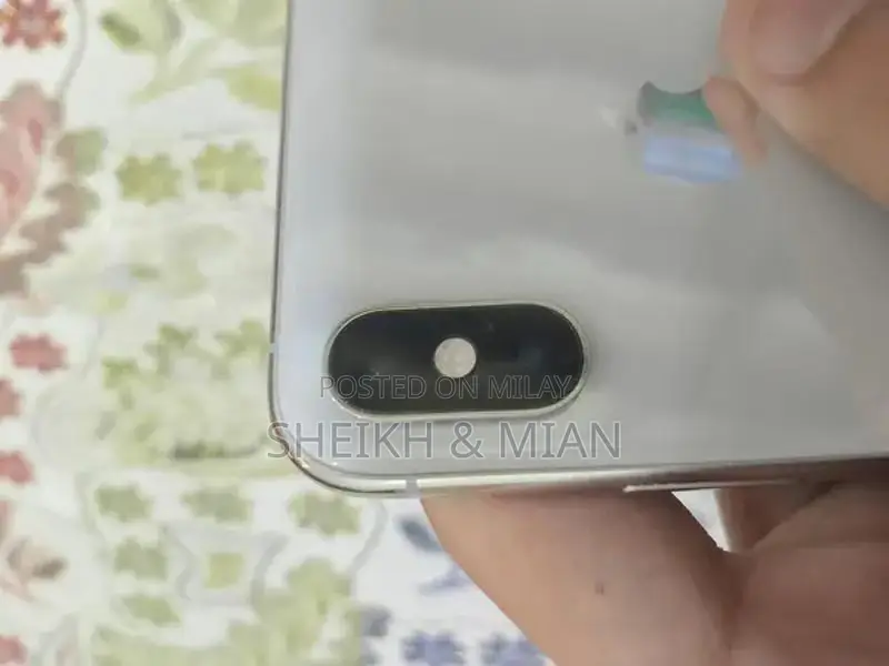 iPhone XS 64GB Silver Smartphone