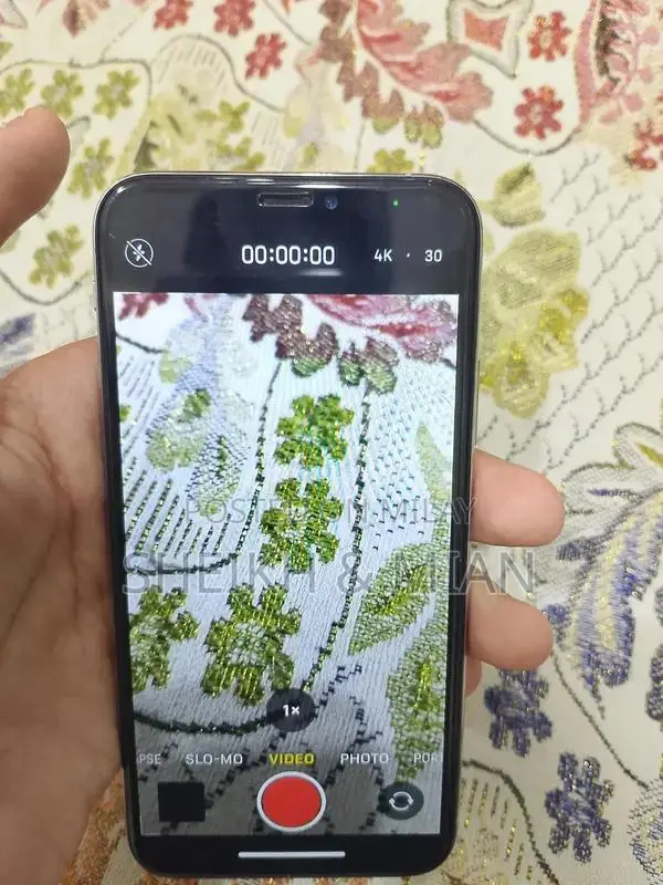 iPhone XS 64GB Silver Smartphone