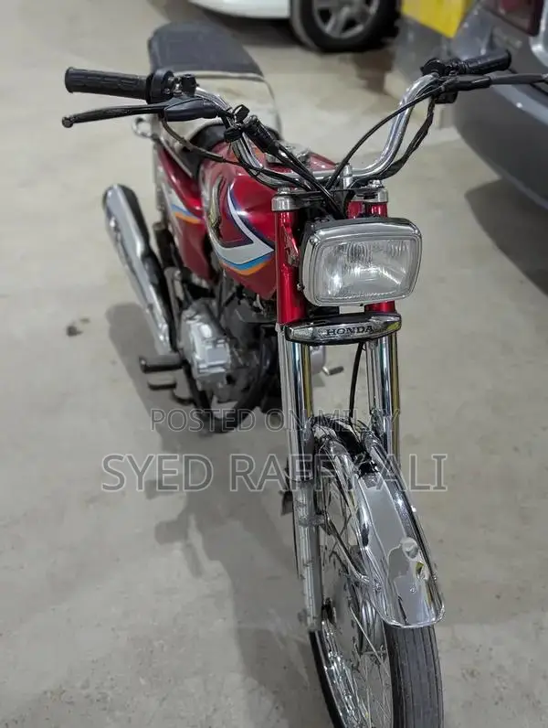 Honda 125cc Motorcycle - 2016 Model in Good Condition