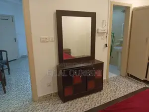 Photo - Achi condition may hai  side table bhi hainu