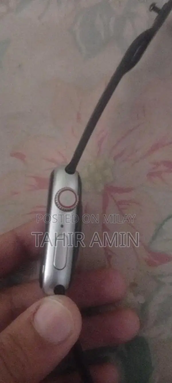 Smart Watch WS900 Max: Sleek Aluminum Design with Complete Accessory S