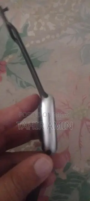 Smart Watch WS900 Max: Sleek Aluminum Design with Complete Accessory S