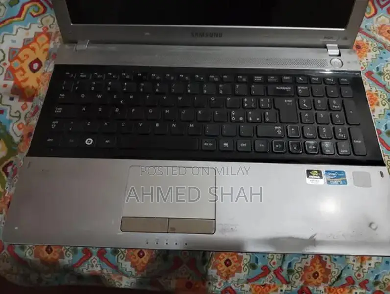 Samsung i3 2nd generation / 4GB RAM/256HDD/512mb  NVIDIA GRAPHICS CARD