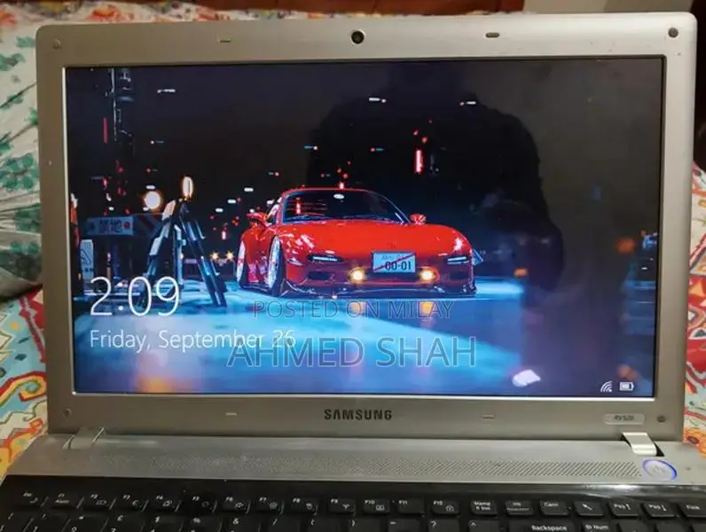 Samsung i3 2nd generation / 4GB RAM/256HDD/512mb  NVIDIA GRAPHICS CARD