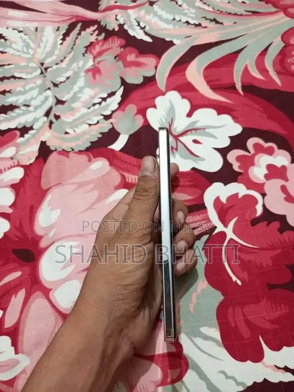 vivo y200 8+8/256 condition 10/10