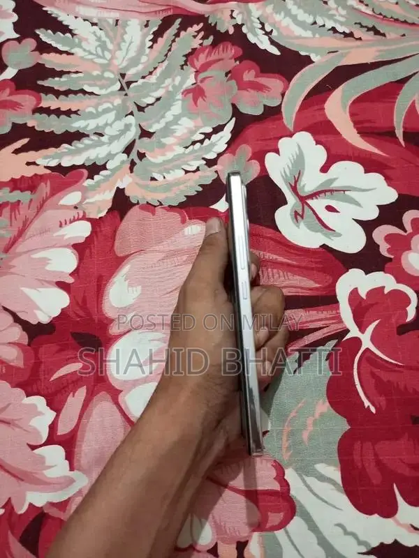 vivo y200 8+8/256 condition 10/10