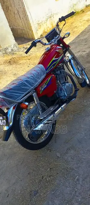 Photo - Honda 125cc Motorcycle 2017 Model Low Mileage