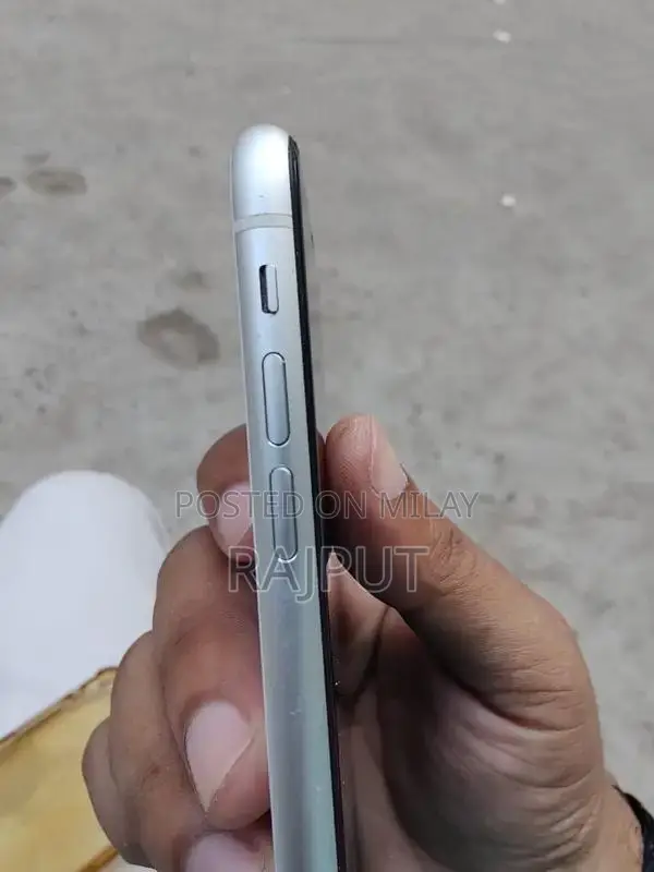 Apple iPhone XR Smartphone with Face ID Issue