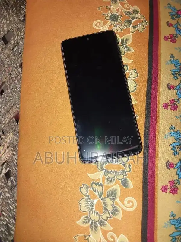 redmi 12 (8/128) with box and charger