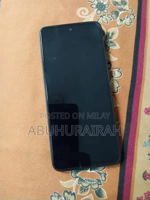 redmi 12 (8/128) with box and charger