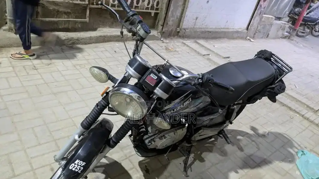 Suzuki GS150 SE Motorcycle - Well-Maintained Condition