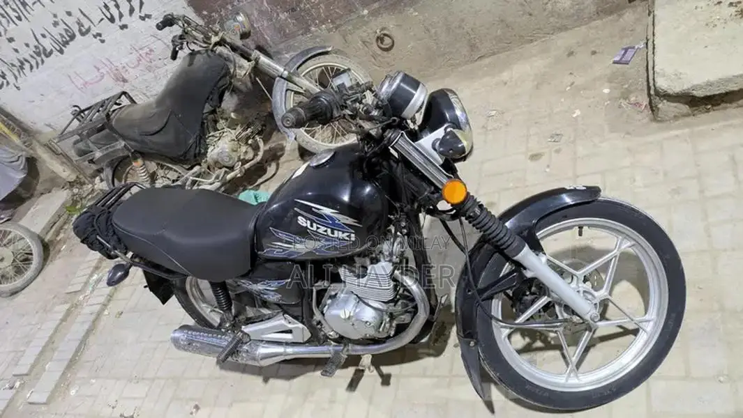 Suzuki GS150 SE Motorcycle - Well-Maintained Condition