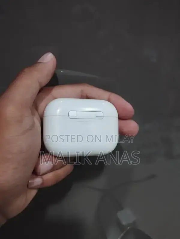 Apple AirPods Pro 1st Gen with Active Noise Cancellation