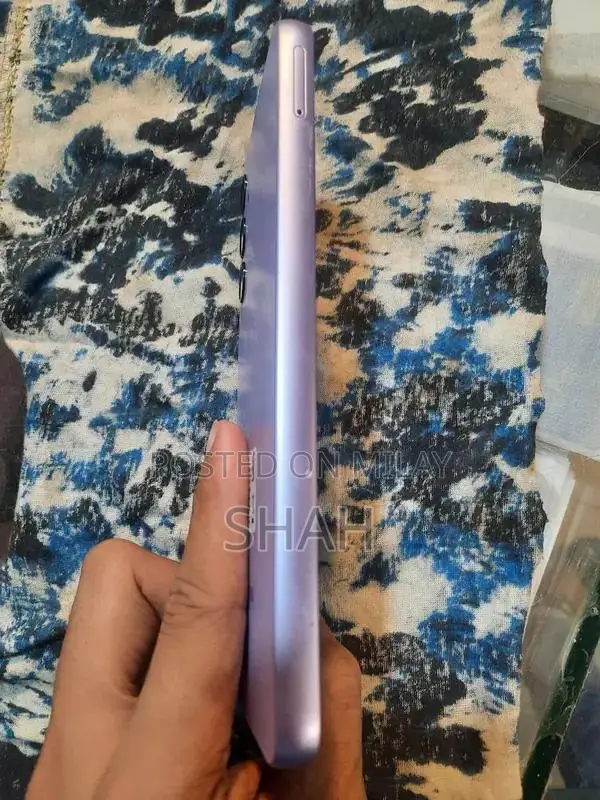 Compact Smartphone with Ample Storage and RAM