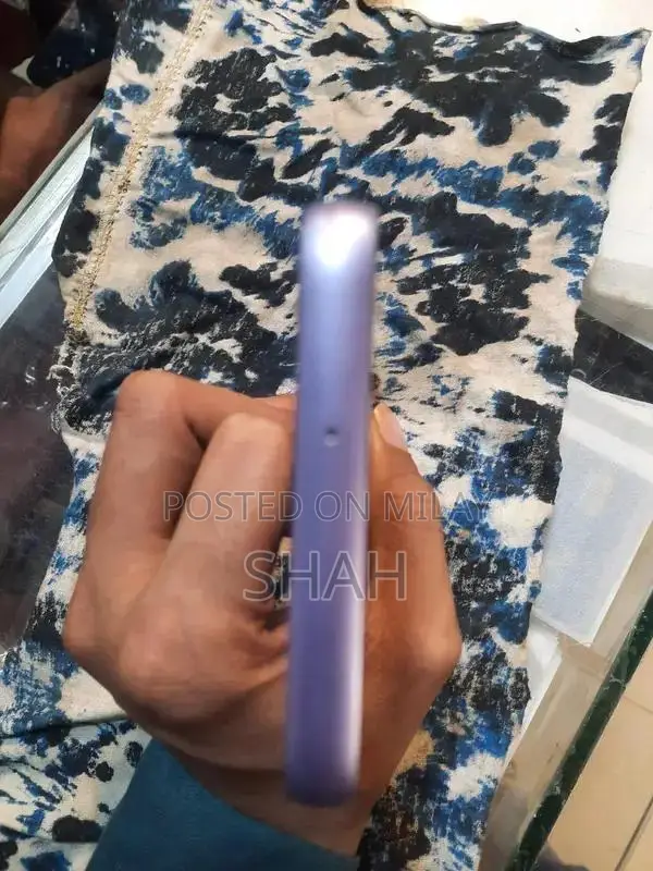 Compact Smartphone with Ample Storage and RAM