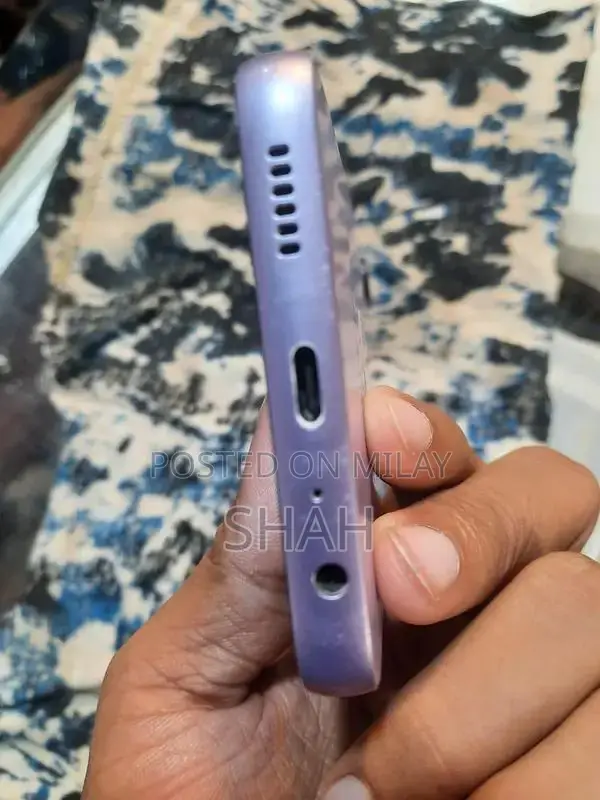 Compact Smartphone with Ample Storage and RAM