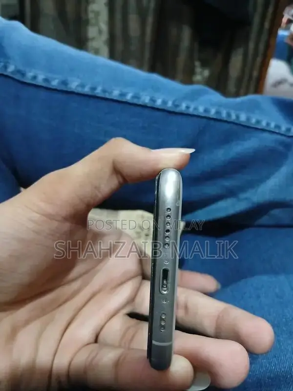 Dual SIM iPhone 11 Pro 256GB Smartphone