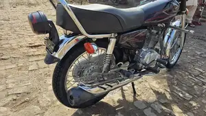 Honda 125cc Motorcycle Single Cylinder Motorcycle
