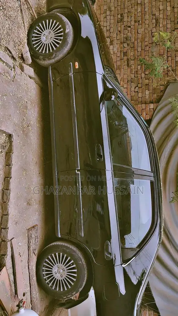 1995 Honda Civic - Well-Maintained Sedan with Upgrades