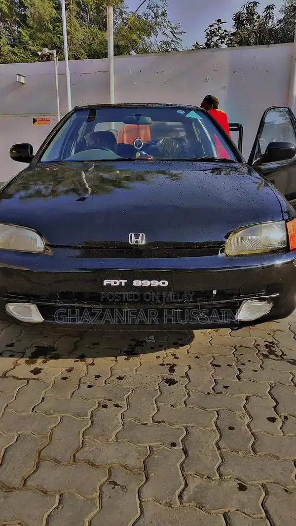 1995 Honda Civic - Well-Maintained Sedan with Upgrades