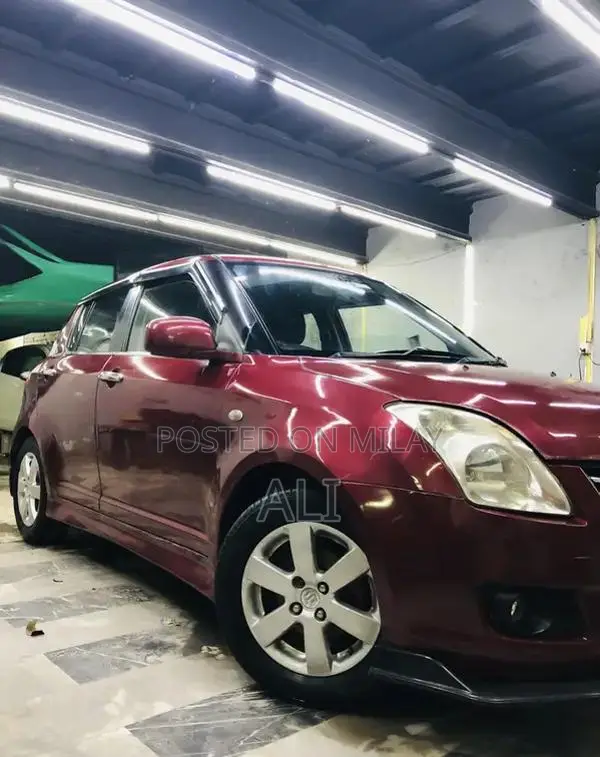 Swift 1.3 DLX Hatchback with Premium Upgrades