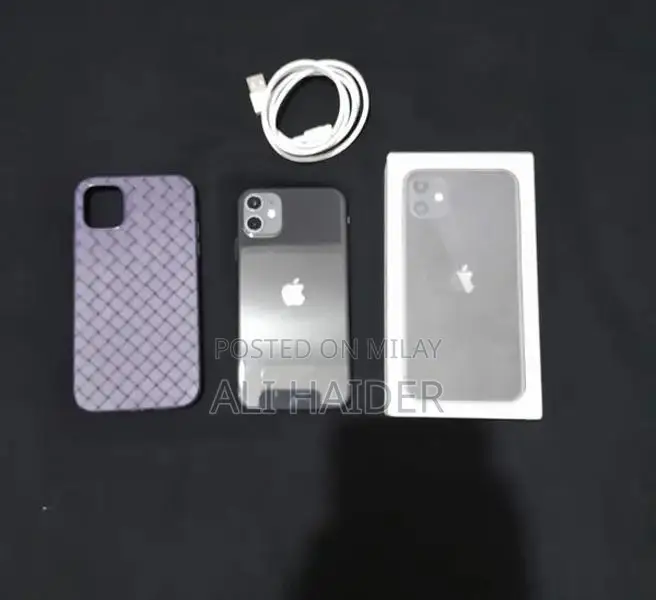 Apple iPhone 11 Unlocked Smartphone 64GB Pristine Condition