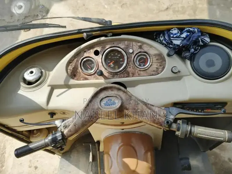 Rozgar 200cc Motorcycle - 2023 Model, Low Mileage