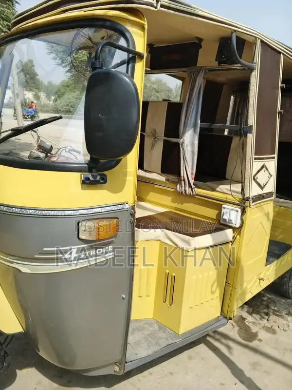 Rozgar 200cc Motorcycle - 2023 Model, Low Mileage