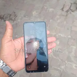 High Memory Smartphone with Extensive Storage