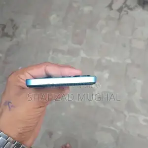 High Memory Smartphone with Extensive Storage