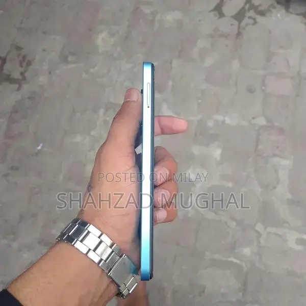 High Memory Smartphone with Extensive Storage