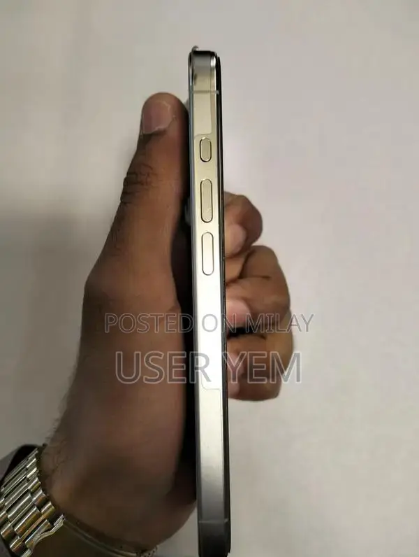 Apple iPhone 15 Pro Smartphone - Excellent Condition