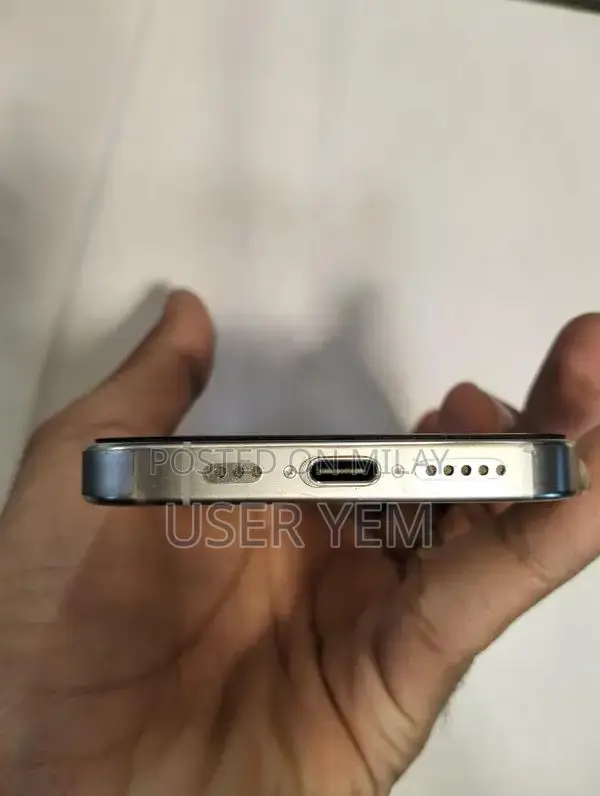 Apple iPhone 15 Pro Smartphone - Excellent Condition