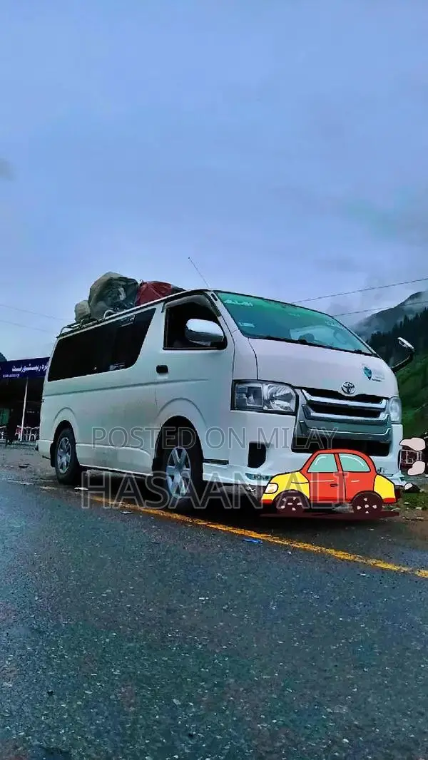 Toyota Hiace 200 Passenger Van 2007 - Manual Transmission, Air Conditi