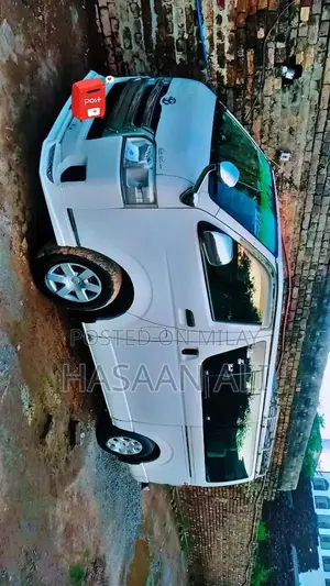 Toyota Hiace 200 Passenger Van 2007 - Manual Transmission, Air Conditi