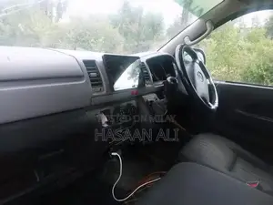 Toyota Hiace 200 Passenger Van 2007 - Manual Transmission, Air Conditi