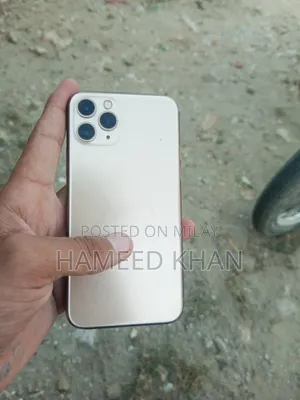 New Apple iPhone 11 64 GB Gold