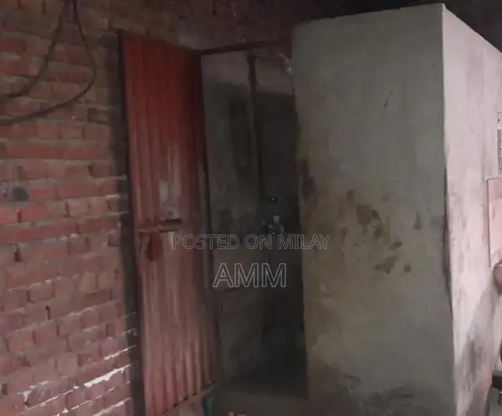 10 Marla Commercial Property with Shops and Facilities