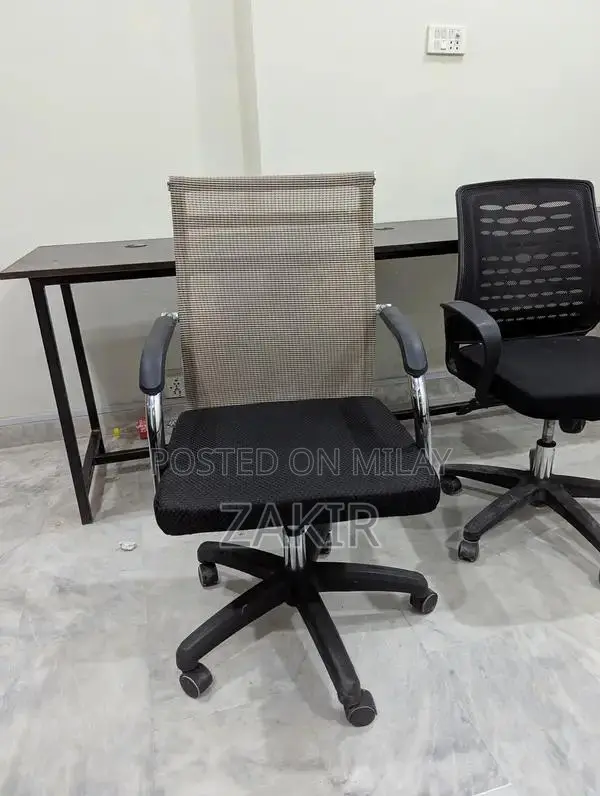 Comfortable Seating Chair in Excellent Condition