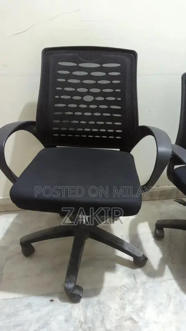 Comfortable Seating Chair in Excellent Condition