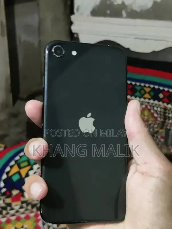 Apple iPhone SE 2020 128GB Dual SIM Smartphone