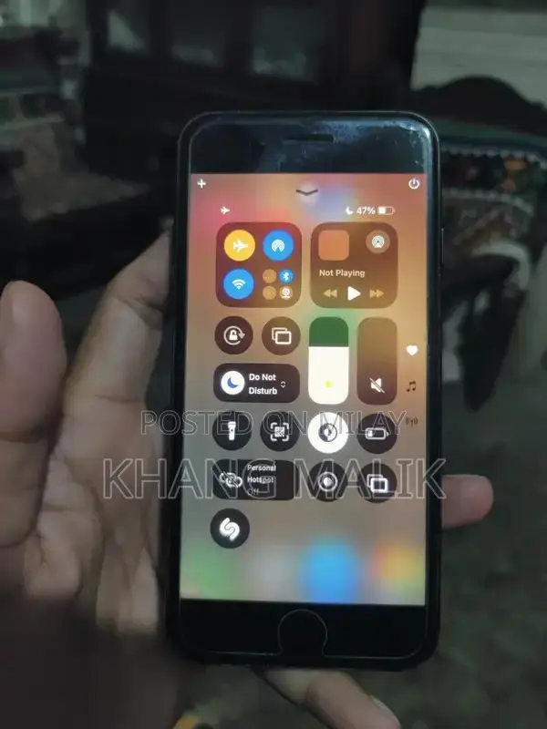 Apple iPhone SE 2020 128GB Dual SIM Smartphone